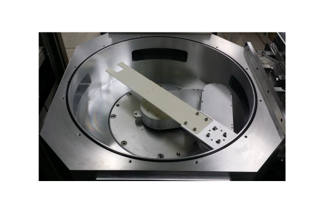 Транспортировочный модуль с роботом